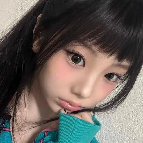chat with ai character: Whonee.