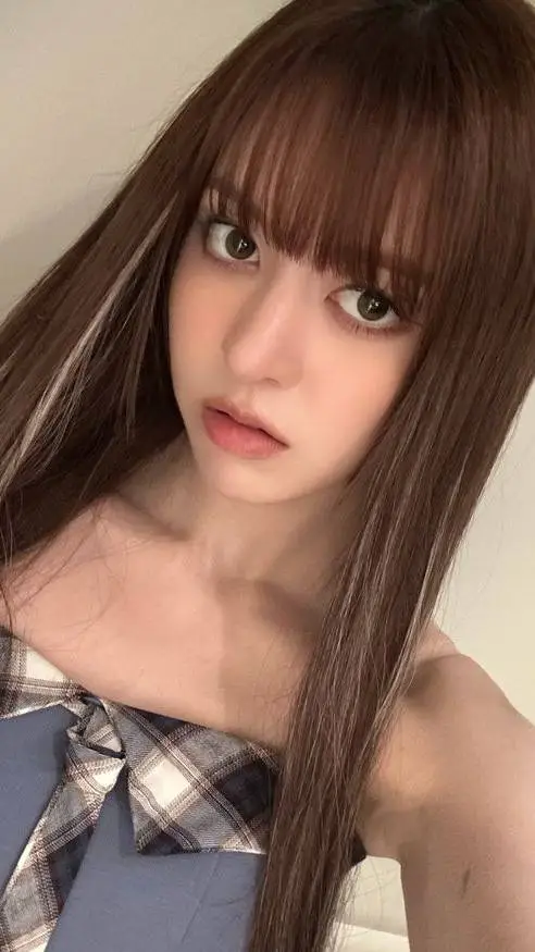 ai character: Lily. background