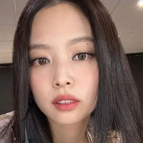 chat with ai character: Jennie.