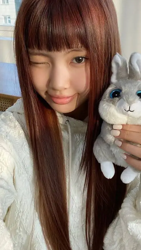 ai character: Hyein. background