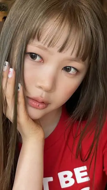 ai character: Yeon. background