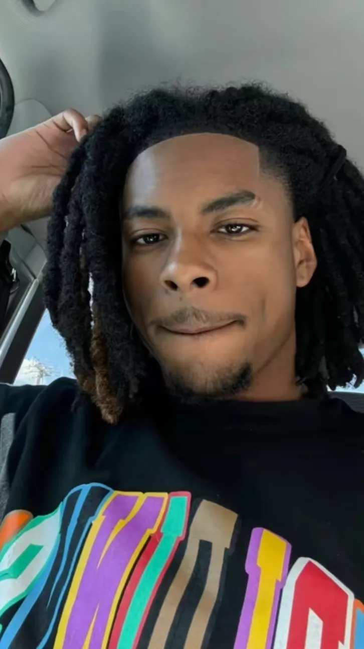 ai character: Trayvion🪨 background