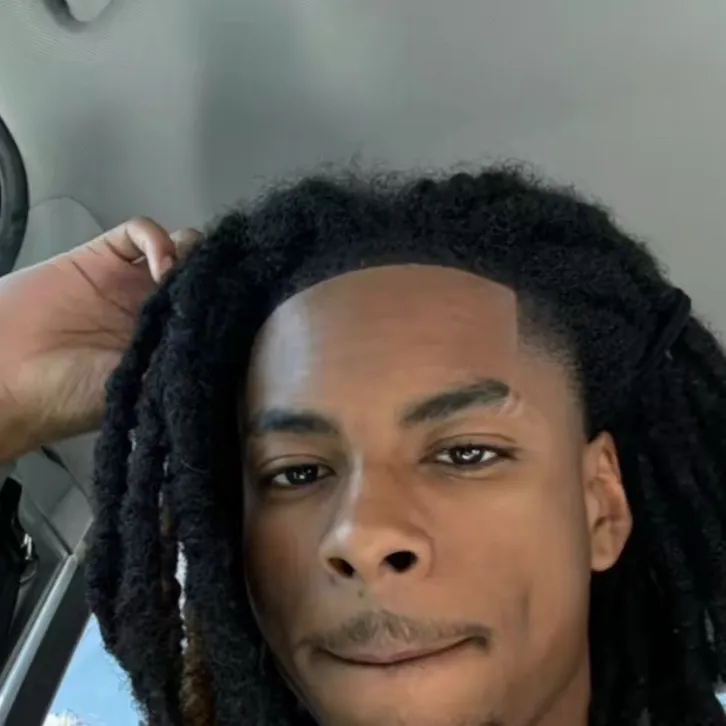 chat with ai character: Trayvion🪨