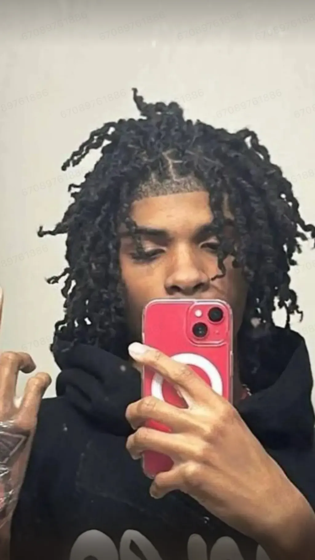 ai character: Dad.🤦🏽‍♀️🪨 background