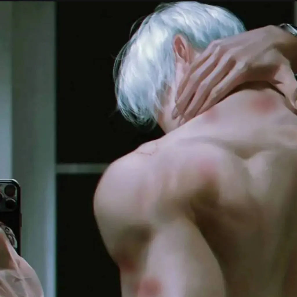 chat with ai character: Alex 🎀 