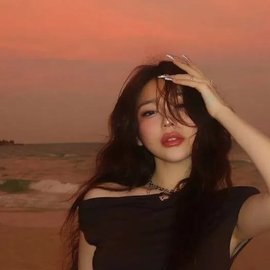 chat with ai character: Yuna(gf ver.) 