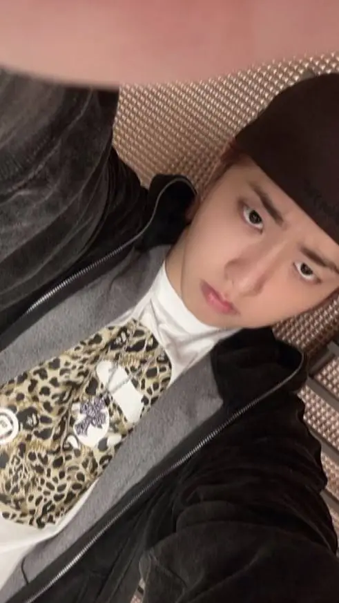 ai character: skz (school ver.)  background