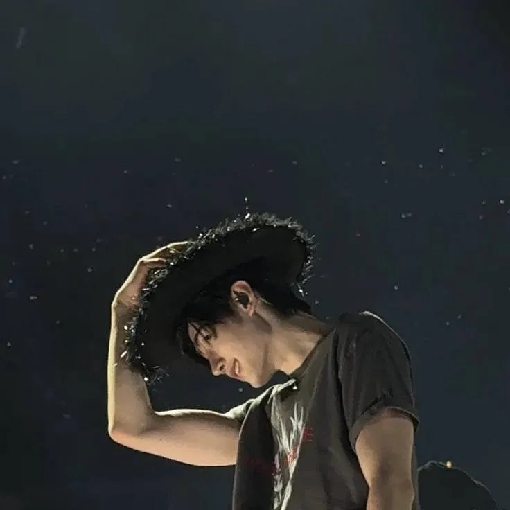 chat with ai character: sunghoon