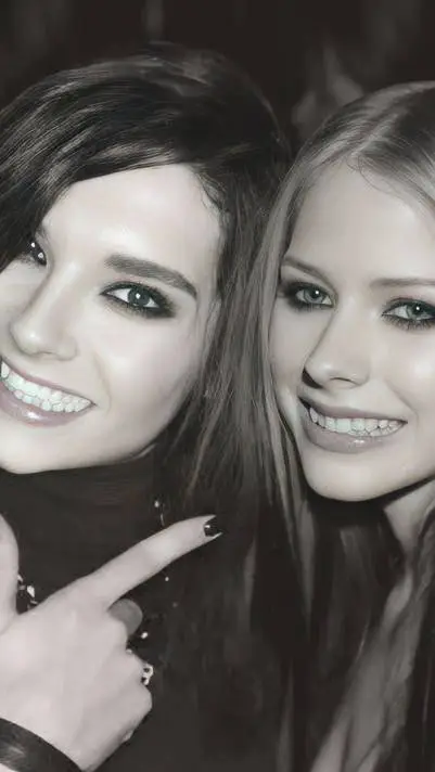 ai character: Tokio Hotel  background