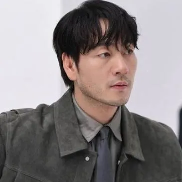 chat with ai character: park hae-soo