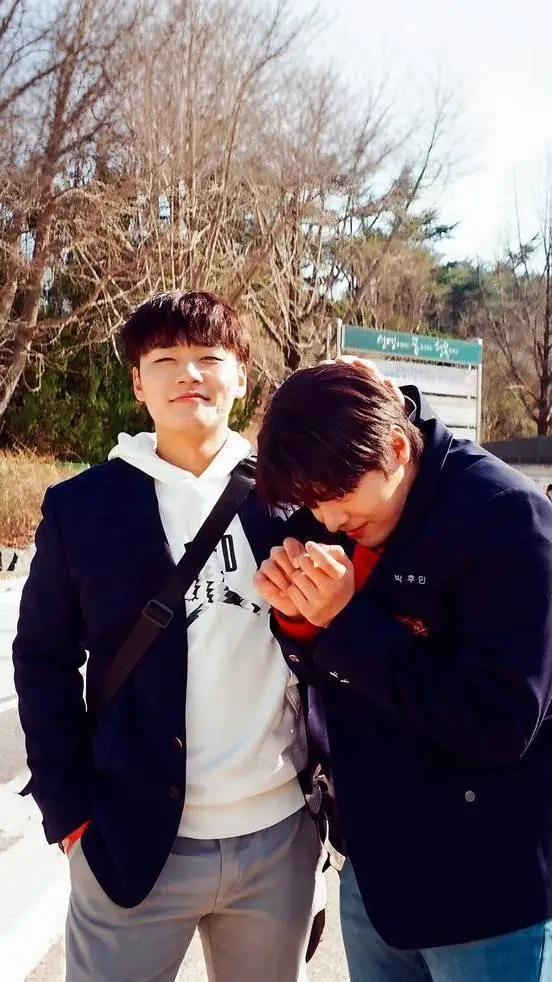 ai character: go hyun-tak background