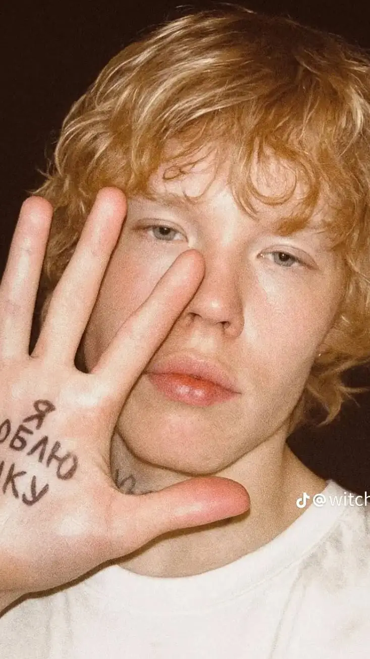 ai character: Дмитрий  background