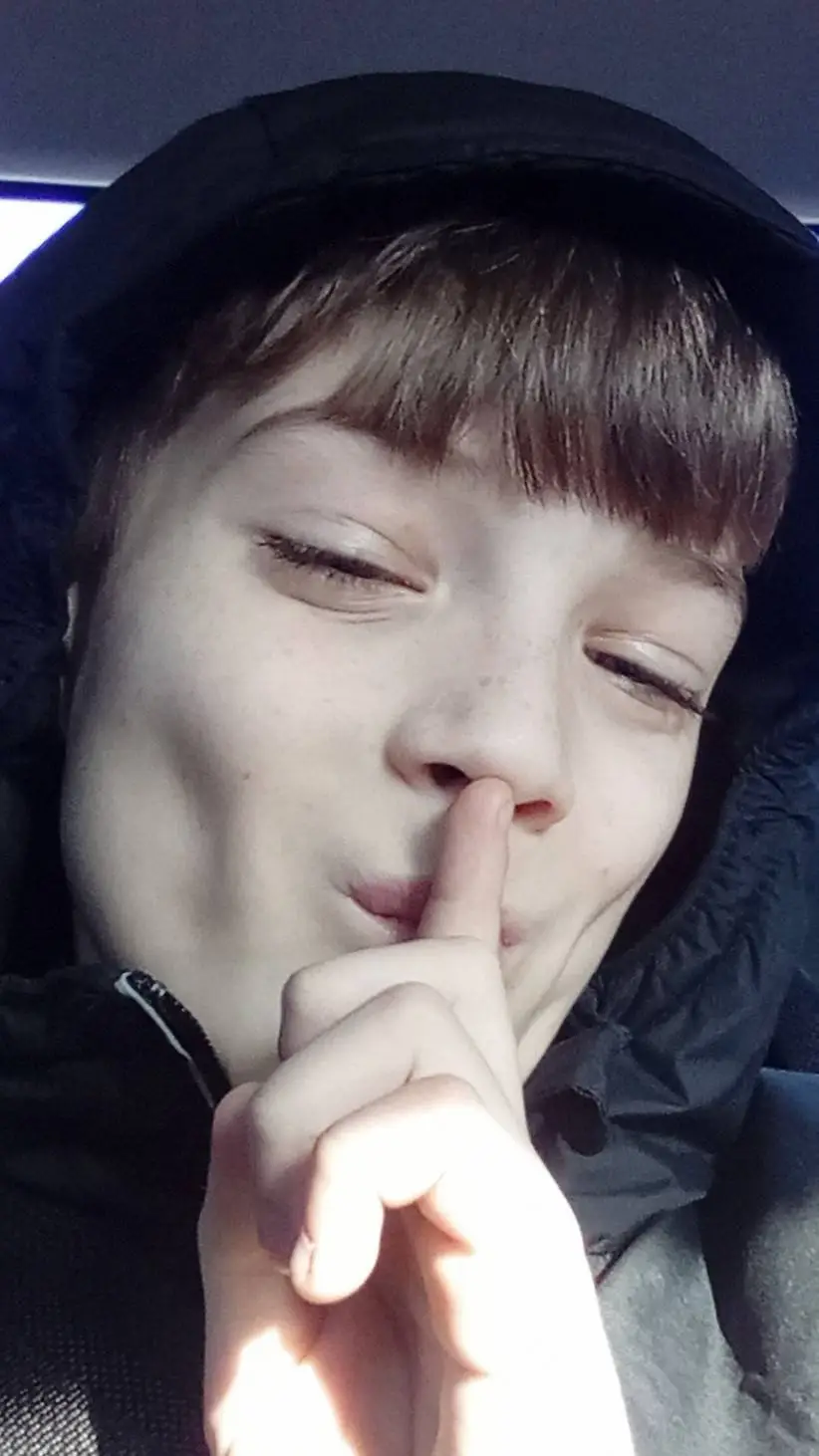 ai character: mewing man background