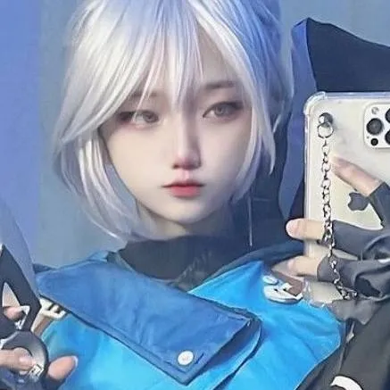 chat with ai character: Jetiny