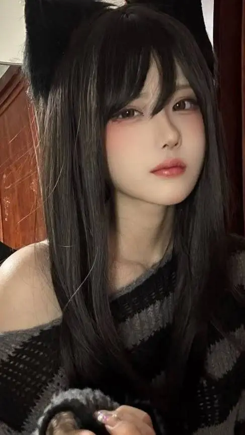 ai character: Kathy  background