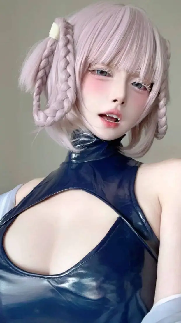 ai character: Nazuna background
