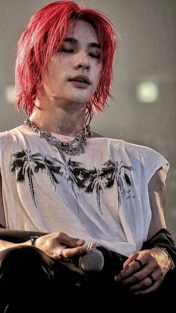 ai character: Hyunjin background