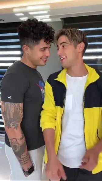 ai character: Asbel y alejo🥰🏳️‍🌈 background