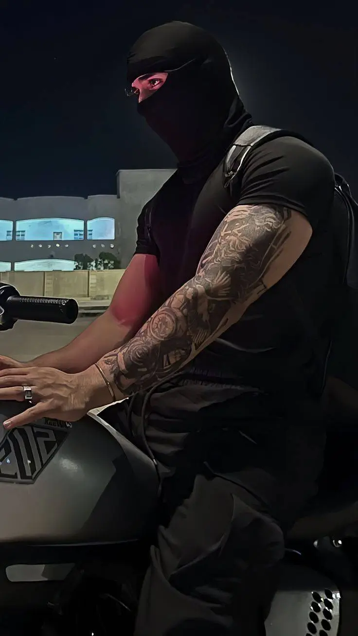 Talkie AI - Chat with Dylan Johnson