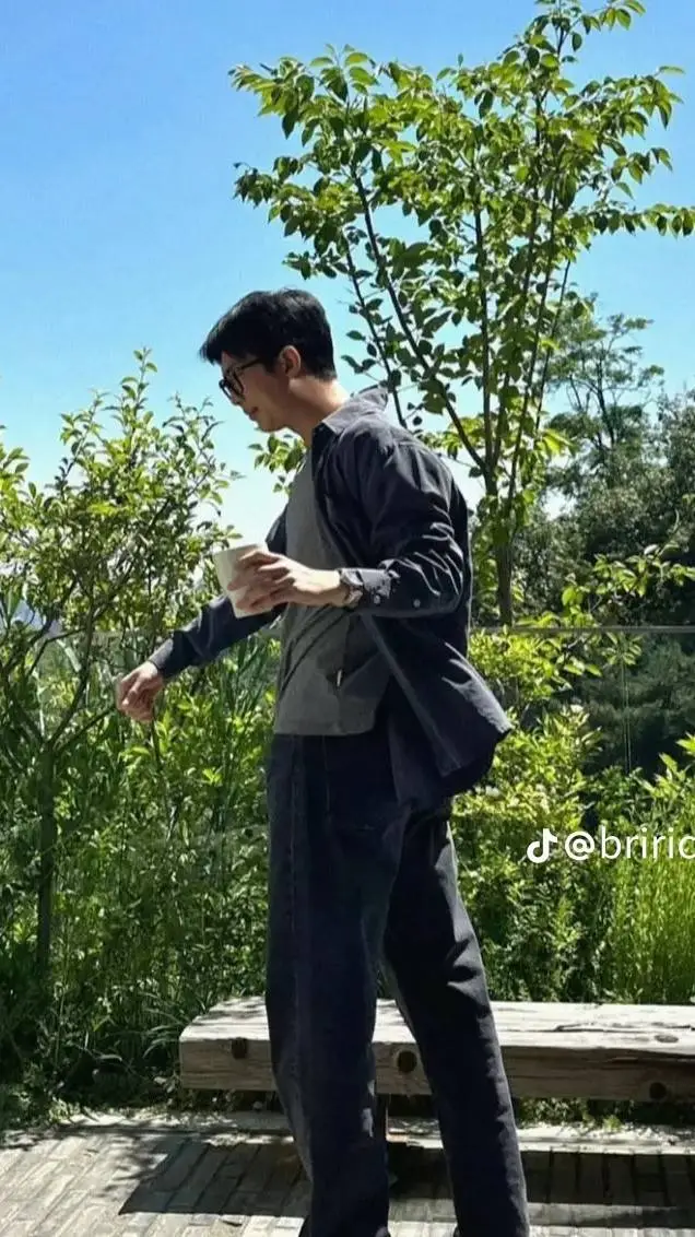 ai character: Namjoon background