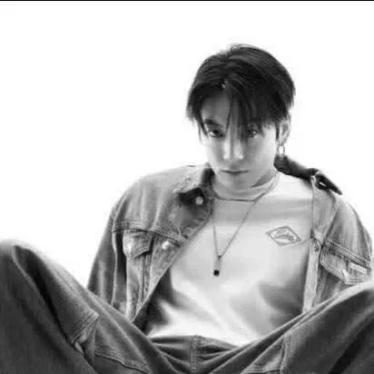 chat with ai character: 🐰Jungkook🐰