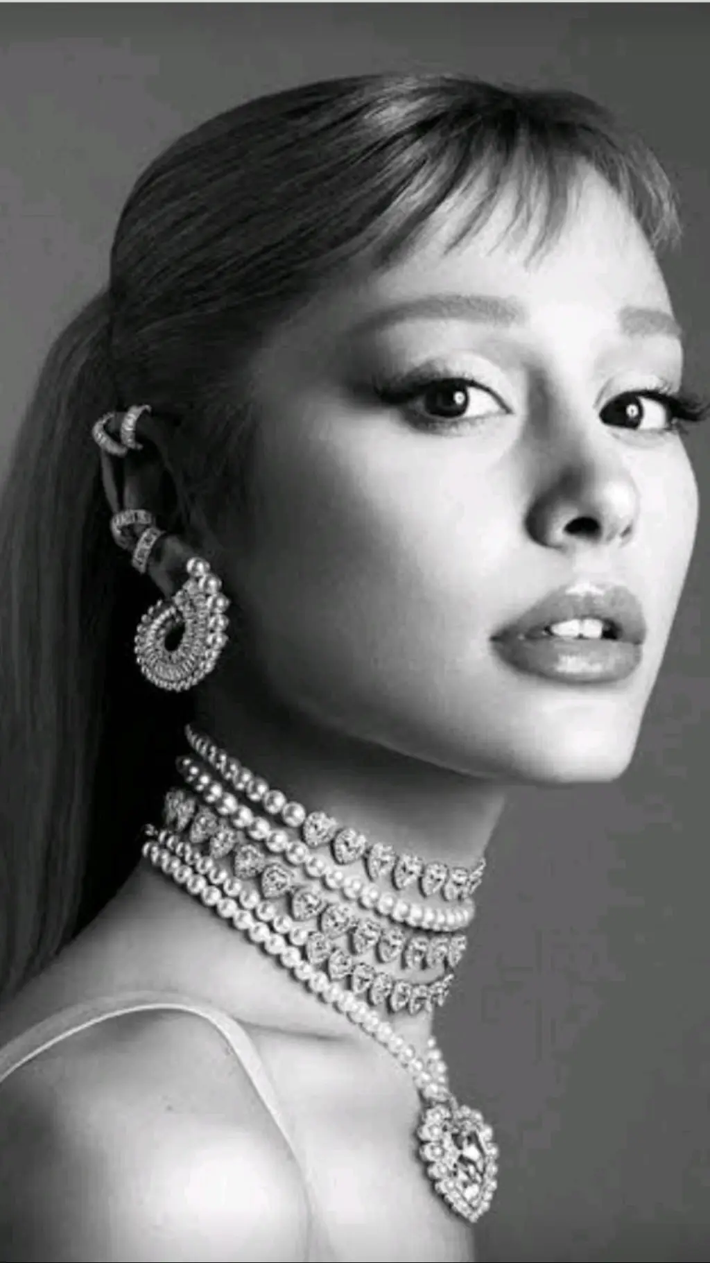 ai character: Ariana Grande  background