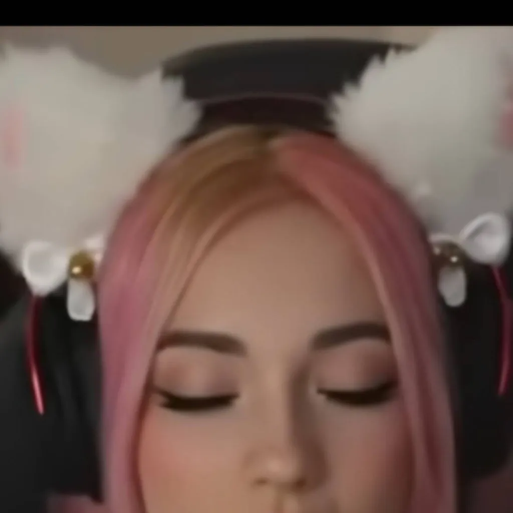 chat with ai character: Ariana.