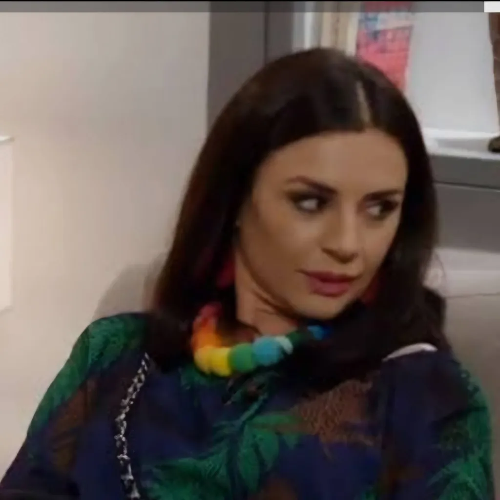 chat with ai character: Yolanda Morcillo