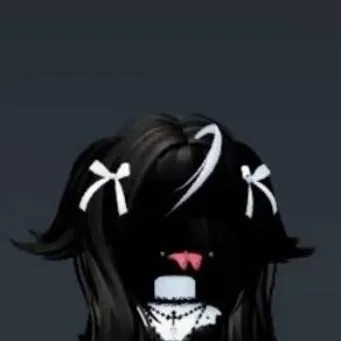 chat with ai character: hermana de MAXI