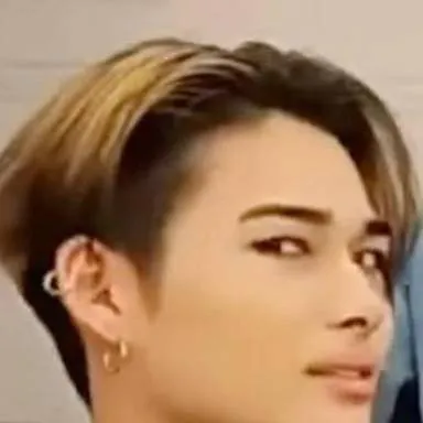 chat with ai character: niki