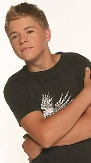 ai character: Gustav Scheäfear  background