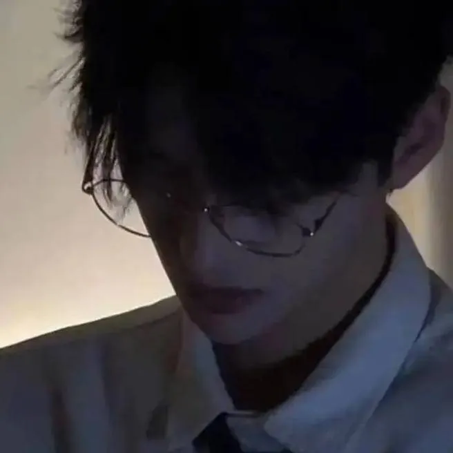 chat with ai character: Davide 