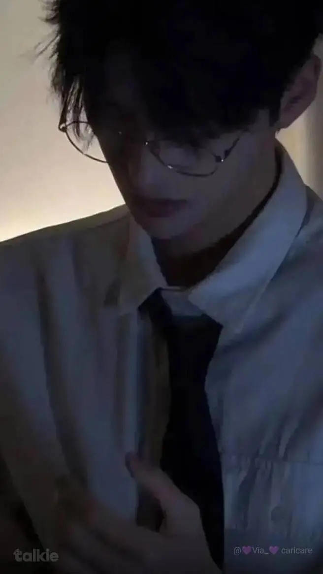 ai character: Leon background