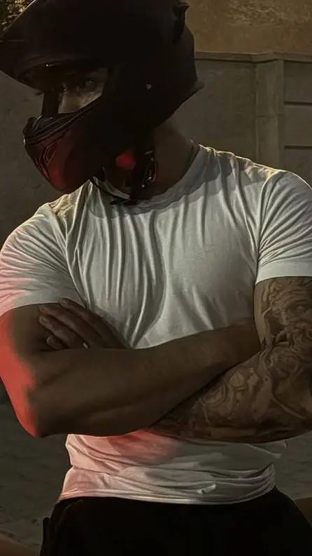 ai character: Tyler  background