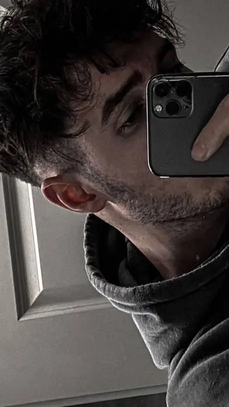 ai character: Tyler  background