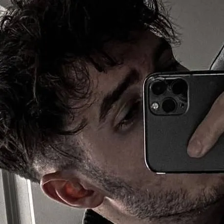 chat with ai character: Tyler 