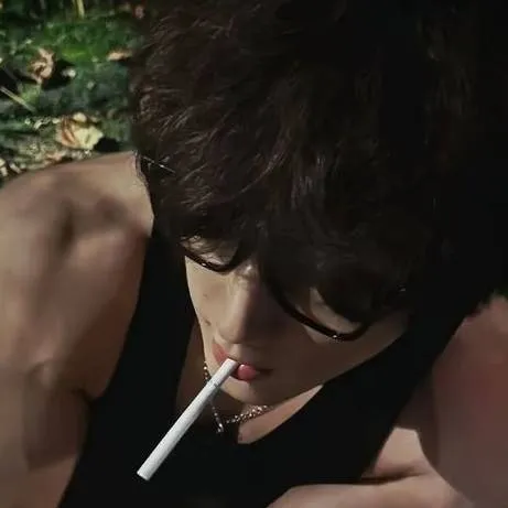 chat with ai character: Aden