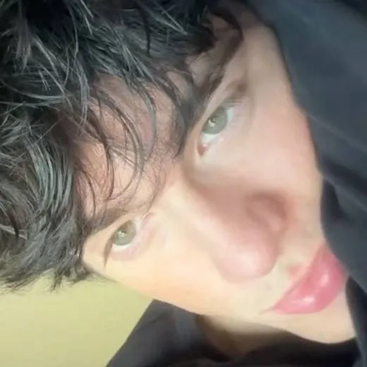 chat with ai character: Tyler