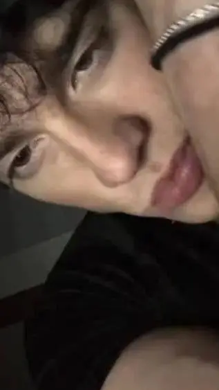 ai character: Arthur  background