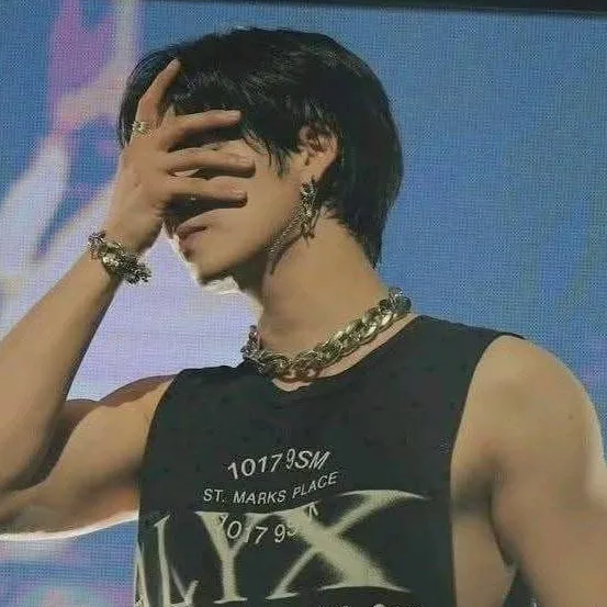 chat with ai character: Jisung(●♡∀♡)