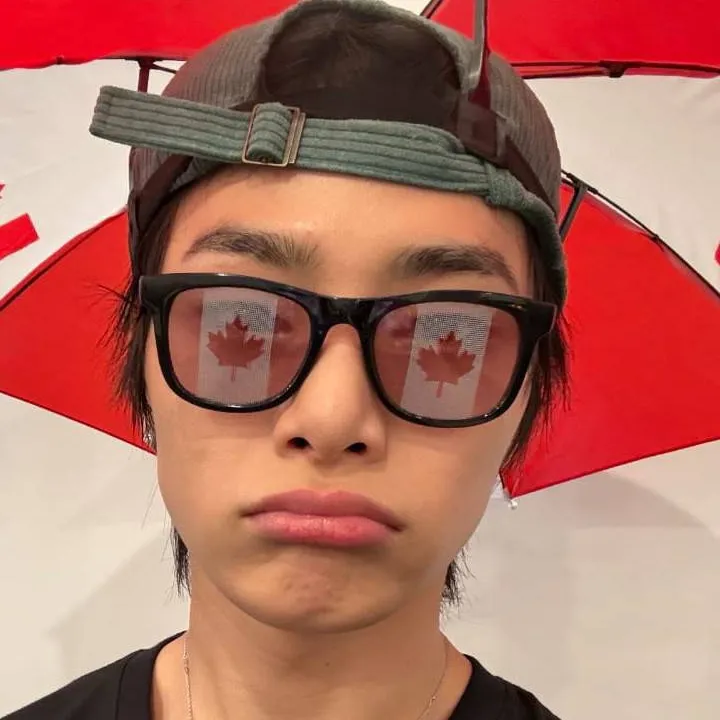 chat with ai character: INNIE❤ (Jeongin)