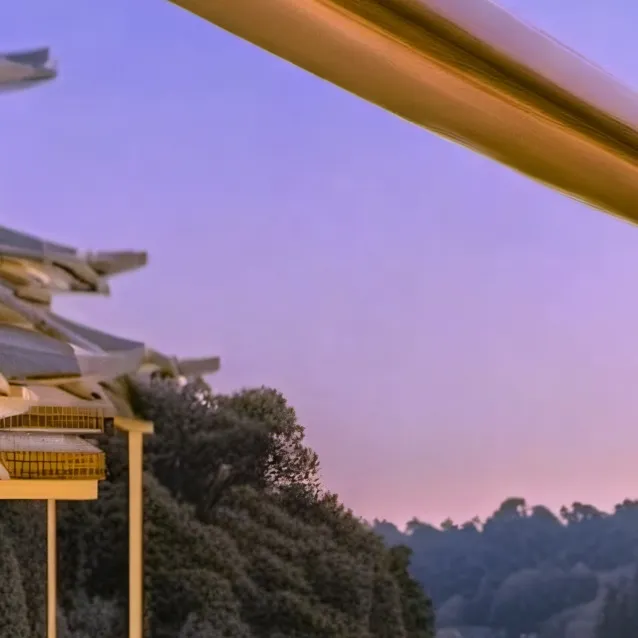 chat with ai character: friend group