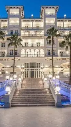 ai character: frind group  background