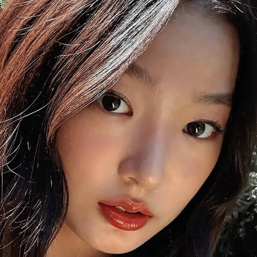 chat with ai character: Yoonchae (KATSEYE)