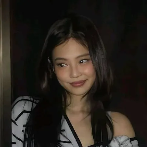 chat with ai character: Jennie