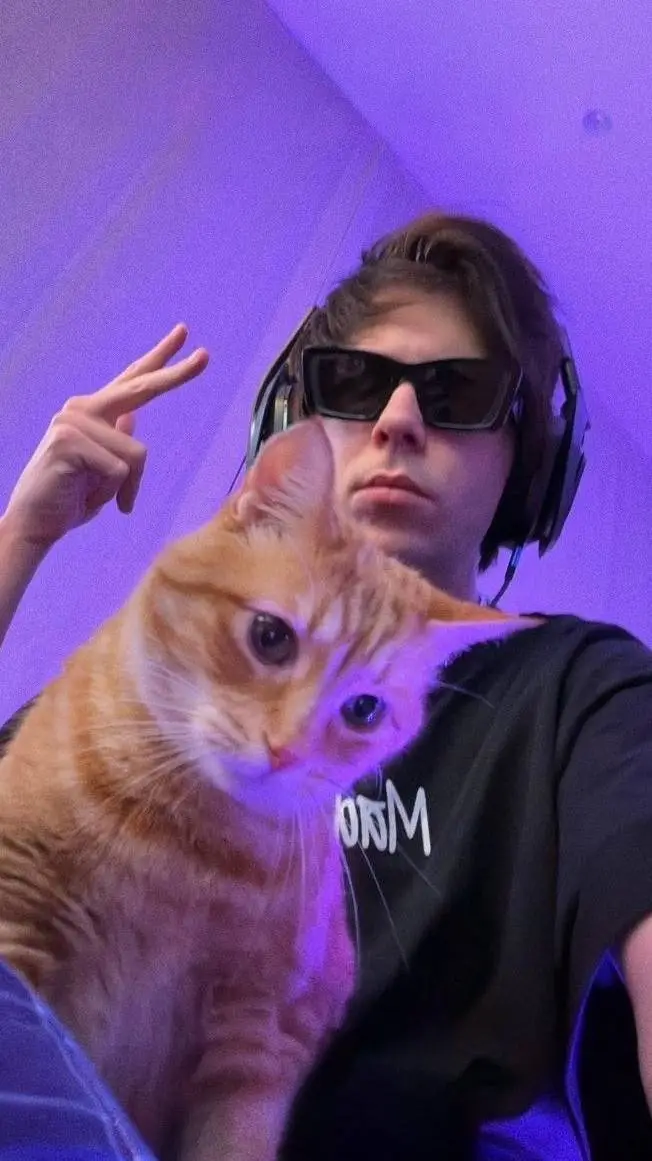 ai character: ElRubius  background