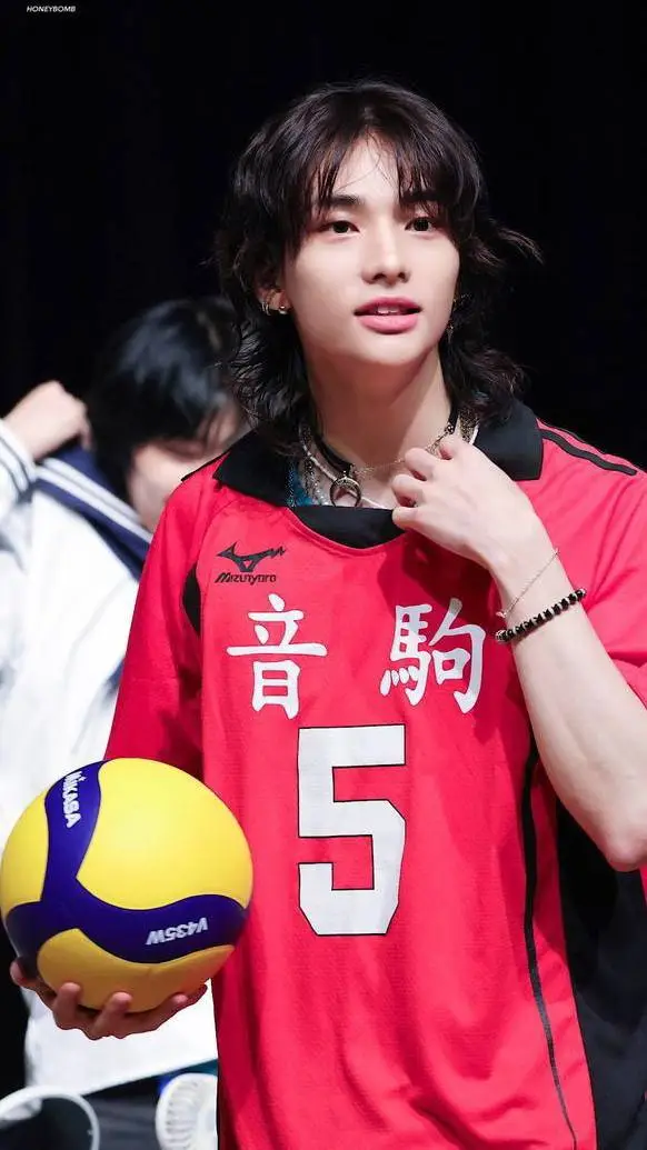 ai character: VOLEYBALL HYUNJIN💞 background