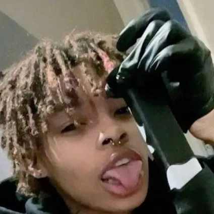 chat with ai character: Remi👻