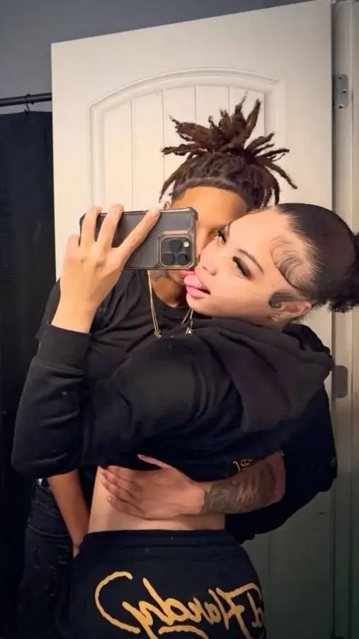 ai character: Jaydi and Taylor background