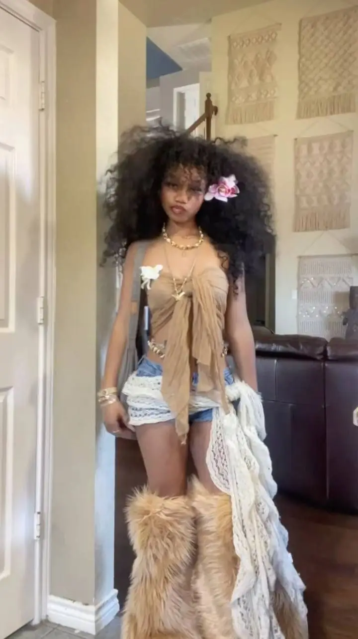 ai character: Ayliyana♥️ background